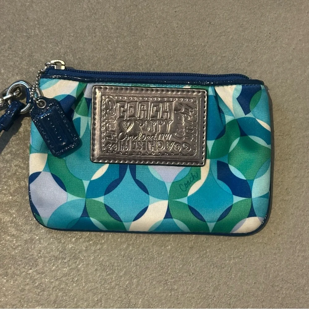 Coach Poppy Wristlet - Picture 1 of 7